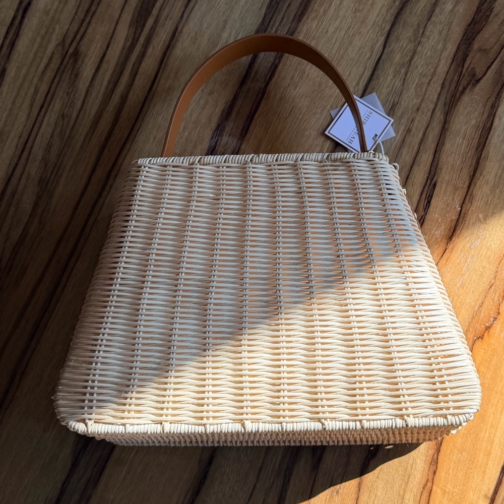 Shiraleah Elegant Tan Woven Handbag - Picture 4 of 7